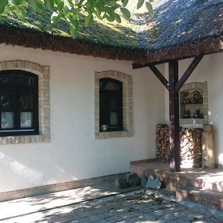 Hotel Hajoskert Vendeghaz Gönyů Exterior foto
